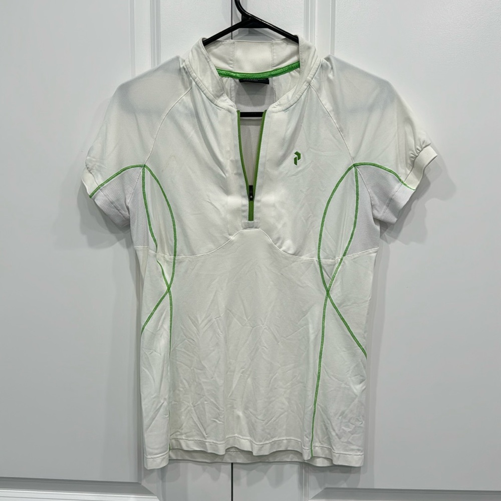 Peak Performance Top Size Medium
